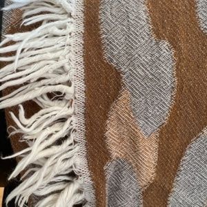 House No.23 Leo Throw Blanket - Thumbnail 4